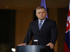 В Словакии советуют Фицо отказаться от поездки в Украину после приглашения Зеленского