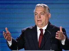 Орбан созывает Марш мира против  шантажа  Украины