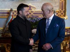 Зеленский сделал подарок королю Великобритании