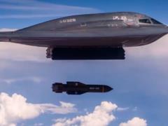 США нанесли удары по ракетным объектам Ирана возле Ормузского пролива: что известно