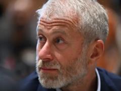 Великобритания готовится подать в суд на Абрамовича из-за отказа передать Украине деньги