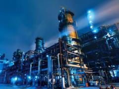 Иран атаковал НПЗ, который мог экспортировать нефть в обход Ормуза