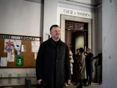 Украина достала Жеваго в Париже: экс-нардепу вручили подозрение по делу банка  Финансы и Кредит 