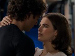  Вне кампуса : вышел трейлер сериала по книгам Эль Кеннеди