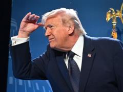 Трамп  требует  у шейхов триллионы долларов - СМИ