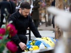 Зеленский почтил память воинов, погибших во время обороны и освобождения села Мощун.