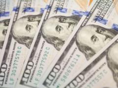 Банки не будут удерживать курс доллара: украинцам рассказали, к чему готовиться в ближайшие дни