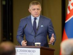 Фицо пригрозил заблокировать 20-й пакет санкций против РФ: что требует