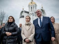Делегация ЕС почтилa память погибших в Буче