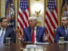 Трамп: Иран просит о прекращении огня