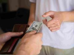 Friendship is friendship, but pennies are divided: why it’s really difficult to think about friends