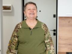 Защитница Мариуполя Татьяна  Крестная  Теплюк получила квартиру от Рината Ахметова к своему 74-летию