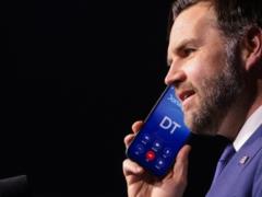 Посольство США опровергло вмешательство Трампа и Вэнса в венгерские выборы