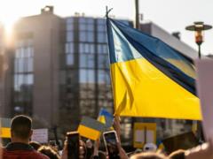 Проконсультируют по возвращению в Украину: в стране ЕС открывают первый Центр единства для беженцев