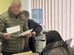 На Черкащине сотрудница банка обманула бабушку погибшего воина на 1 млн