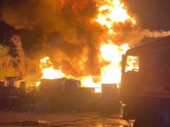 В Киеве российский дрон врезался в многоэтажный дом