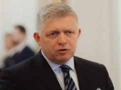 Фицо собирался на парад в РФ, однако Литва и Латвия закрыли для него небо