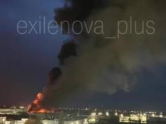 В Таганроге вспыхнул масштабный пожар после ракетного удара