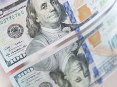 Обменники продают доллар по новому курсу: сколько стоит валюта 20 апреля