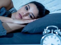 Ночные пробуждения и тревога: как успокоить мозг и вернуть сон