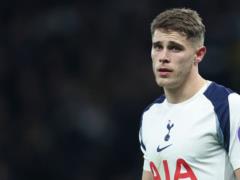 Liverpool and Manchester United battle for Van de Ven
