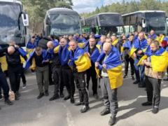 193 украинских защитника возвращаются домой. Состоялся новый этап взаимоосвобождения пленных