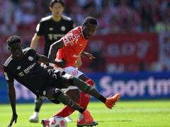 The company explained the unpredicted debut of the 18-year-old football player at the heart of Bayern