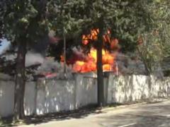 В Туапсе из-за пожара на НПЗ приостановили подачу воды