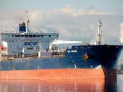 Российский танкер с нефтью для Кубы застрял в море
