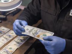 Украинцам  выдают  фальшивые гривны: что делать с поддельными купюрами