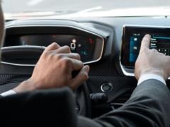 Украинцы массово ввозят подержанные авто из-за границы: какие марки и модели выбирают