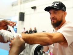 Букмекеры сделали прогноз на второй бой украинца Амосова в UFC