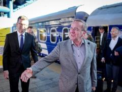 В Киев с визитом прибыл министр обороны Германии
