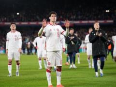 Arsenal s pensioner announced the end of his national team s career