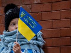 Затронет каждого украинского беженца в ЕС: страны-члены готовят важное решение по временной защите