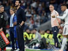 Mbappe was booed at the Bernabeu after turning, and the Frenchman himself complained about the defect in the playing hour