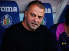 Barcelona extend contract with Flick