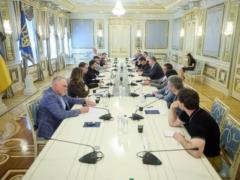 Зеленский встретился с руководством фракции  Слуги Народа : о чем говорили