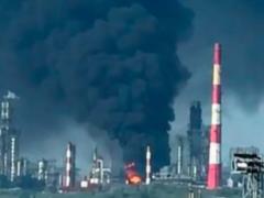 В России горит НПЗ после удара дронов - соцсети