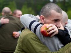 В российском плену полный информационный вакуум: что показывают украинским военнопленным