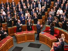 Парламент Венгрии отменил выход из МУС