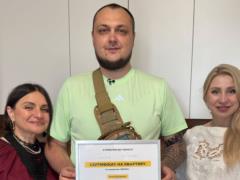 Защитник Мариуполя Денис Ганжа получил квартиру от Рината Ахметова