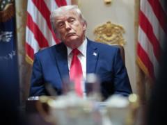 Рейтинг Трампа упал до рекордного минимума