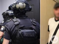 В Киеве мастер по ремонту, угрожая гранатой и ножом, ограбил пожилую клиентку. Подробности, фото и видео