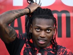 Arsenal and Manchester United got into trouble with Leau