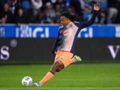 Barcelona ready to sell key defender this summer