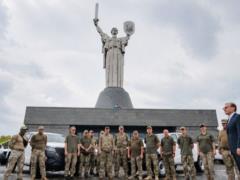  Метинвест  передал внедорожники боевым бригадам на Запорожском направлении