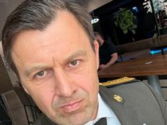 Андрей Онистрат показал могилу сына, который погиб на фронте