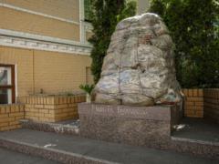 В КГГА объяснили, куда перенесут памятник Булгакову