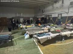В Ужгородском РТЦК людей приковывали наручниками: трем чиновникам объявили подозрения
